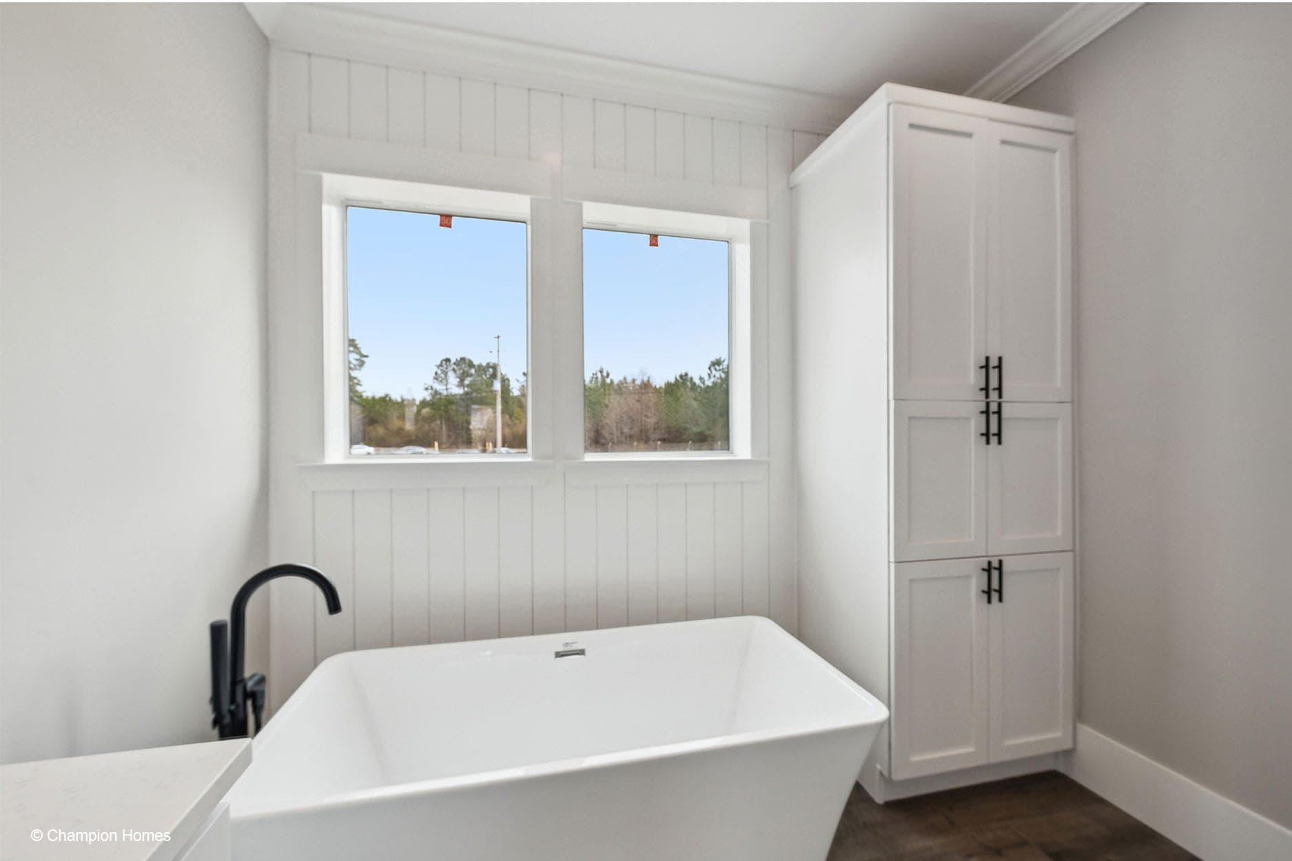 Cameron i 3252-01 bathroom home features
