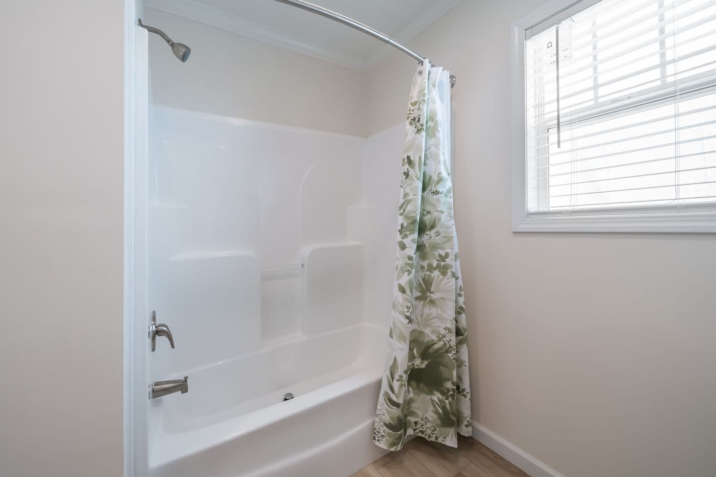 Uwharrie bathroom home features